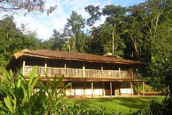 The beautifull Buhoma Lodge - Luxury lodging for gorilla Tours